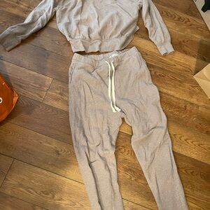 Women's Cozy Drawstring Jogger Pants M AND Sweatshirt XL Pre-loved